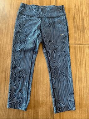 Nike women's Blue & Black Wavy Print Leggings